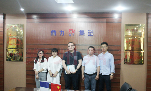 �͑��^����DƬ